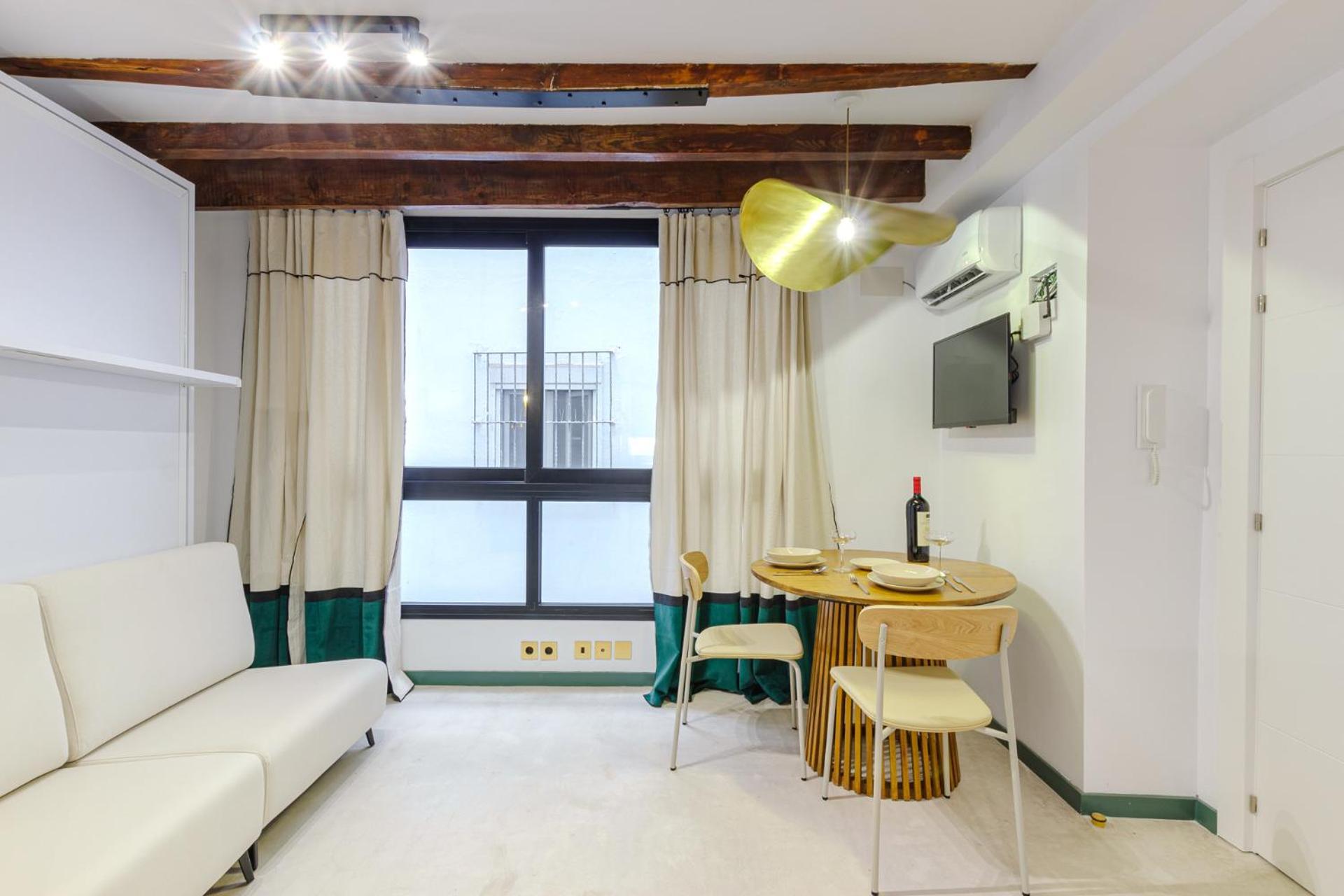 Refined And Practical Studio In Historic Center Of Alicante Buitenkant foto