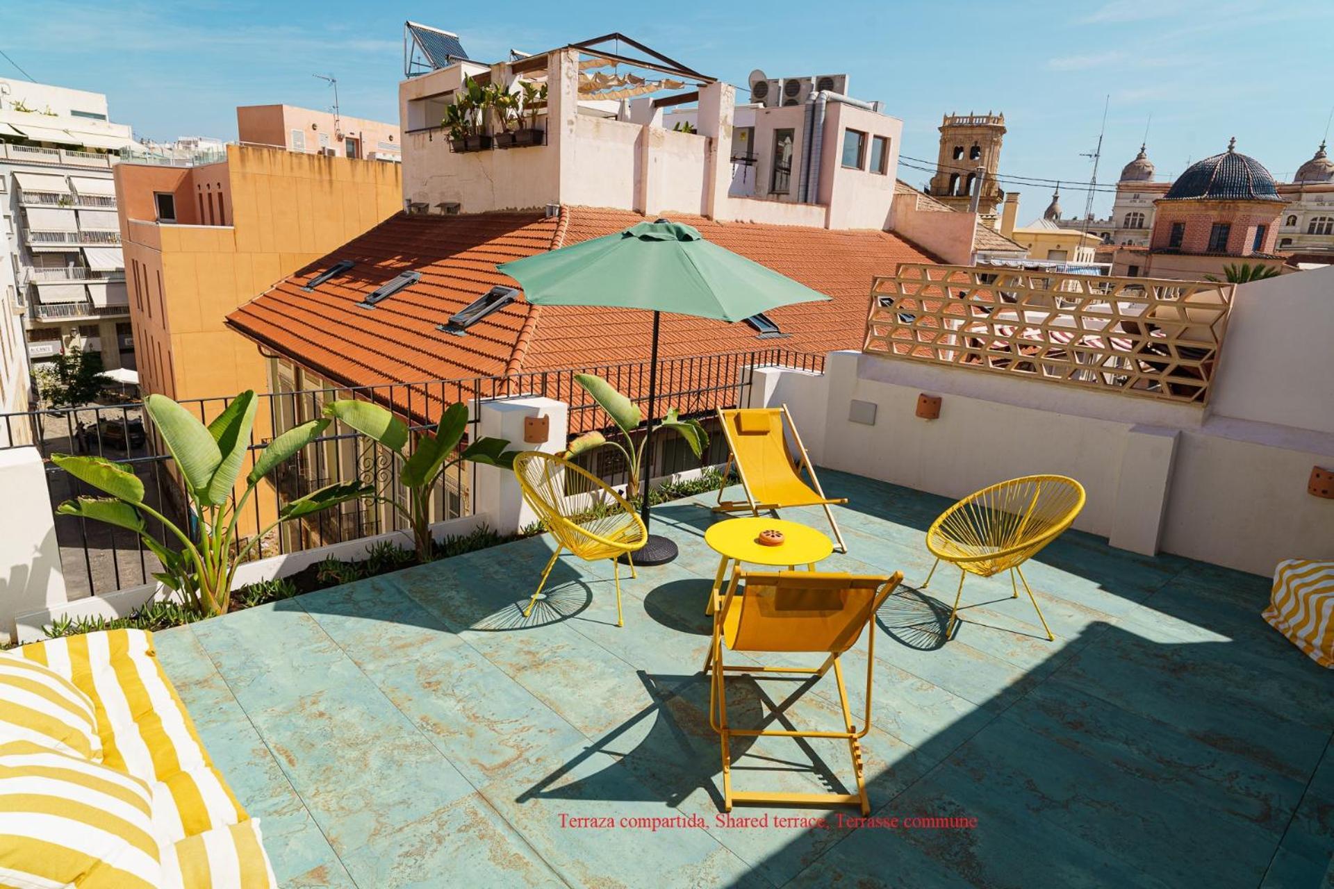 Refined And Practical Studio In Historic Center Of Alicante Buitenkant foto