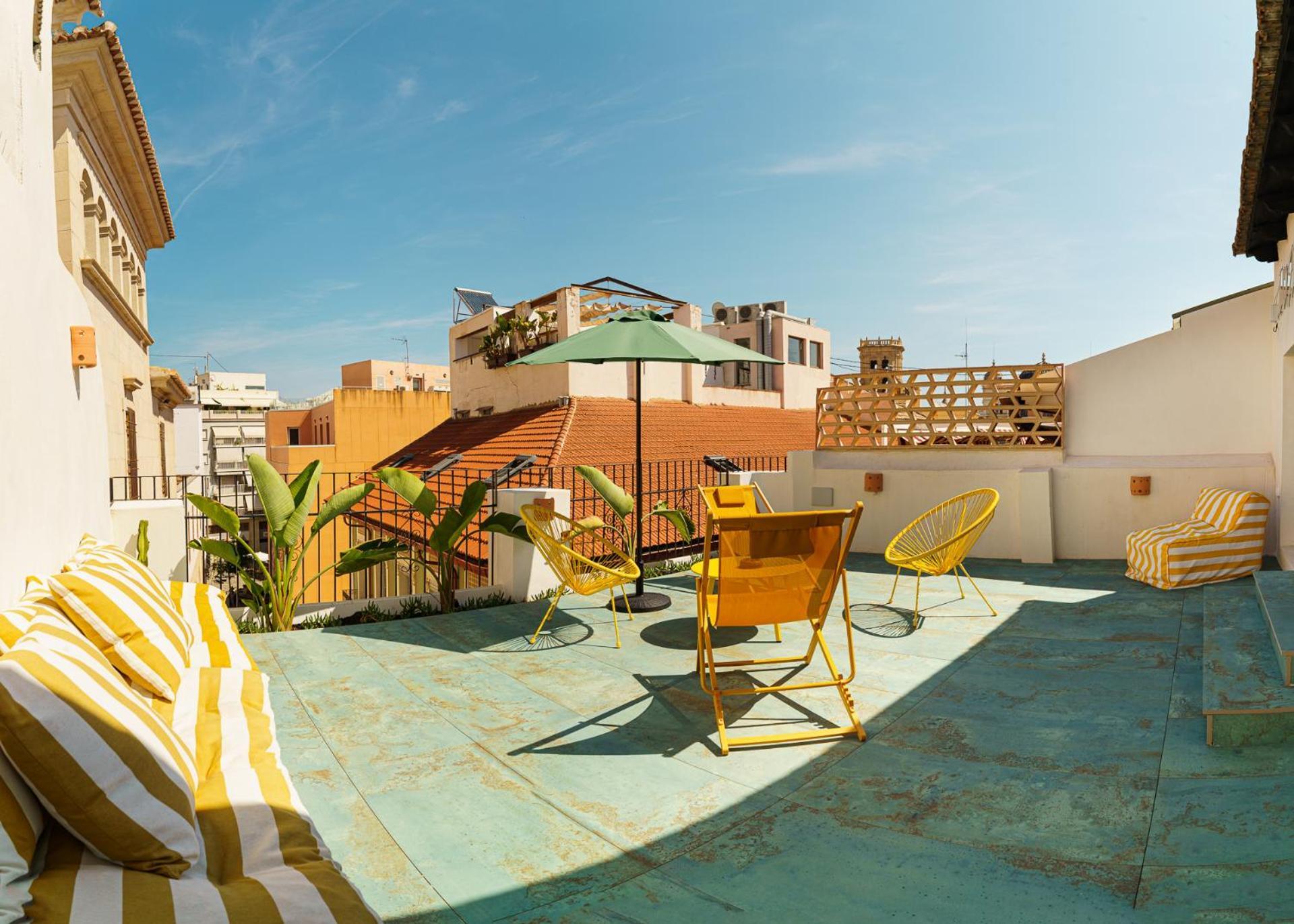 Refined And Practical Studio In Historic Center Of Alicante Buitenkant foto